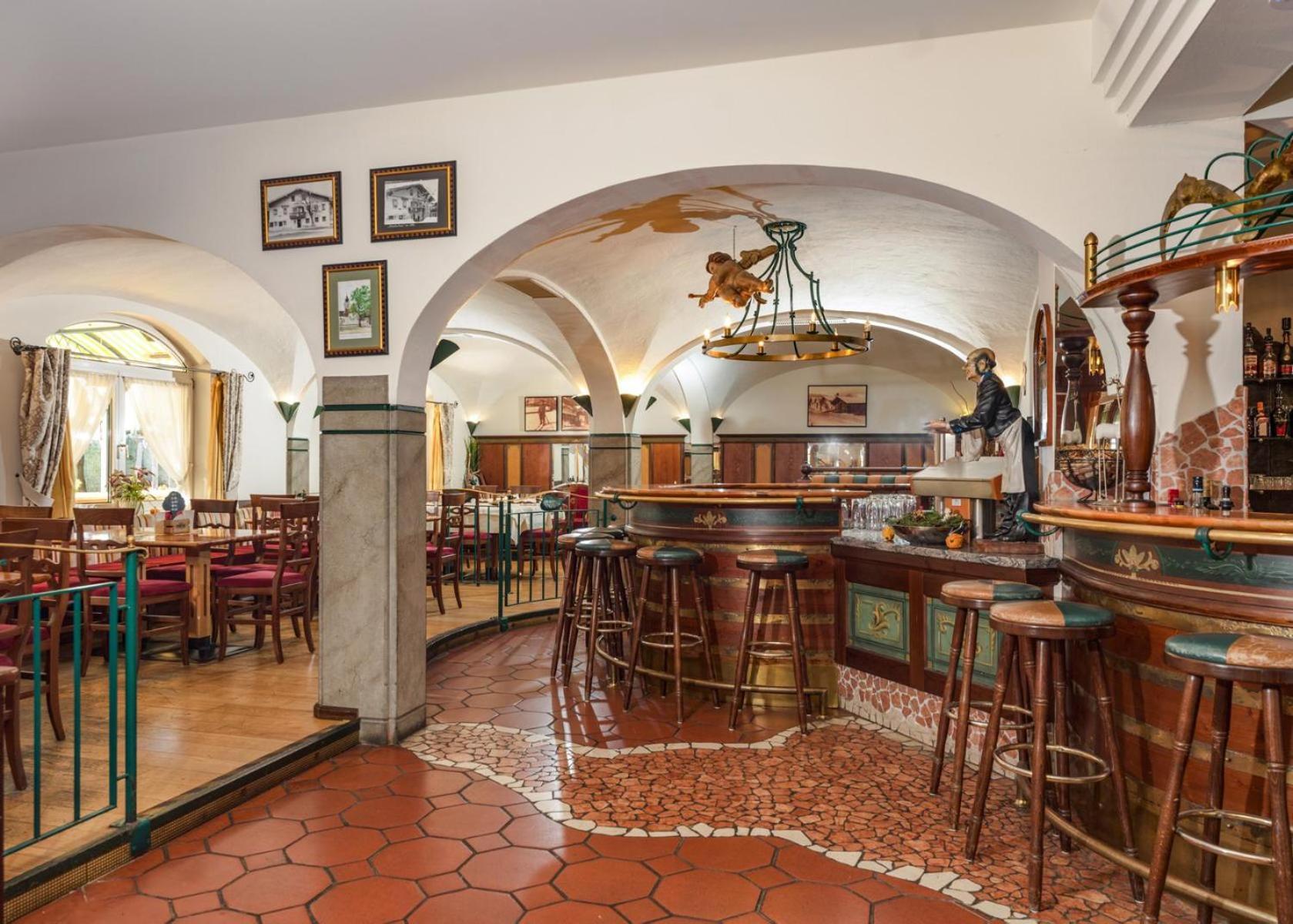Hotel Restaurant Lebzelter Альтенмаркт  Экстерьер фото